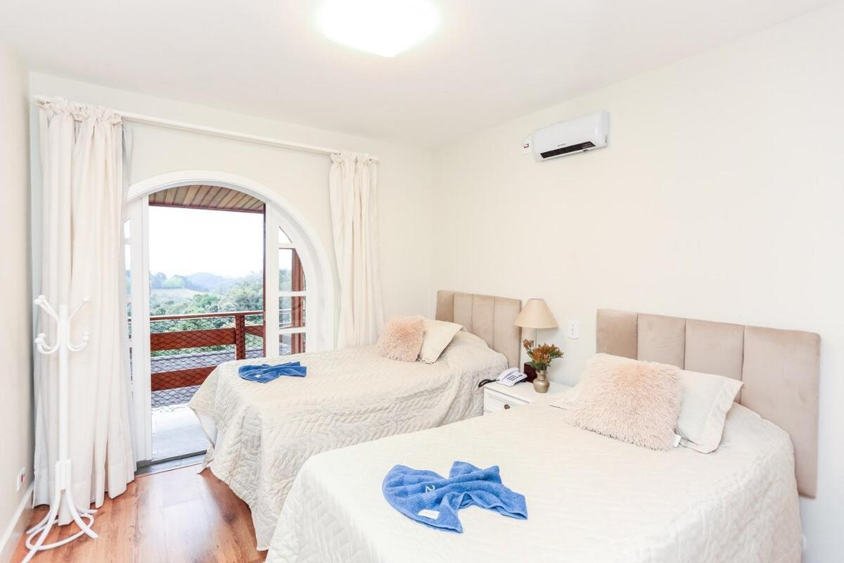 Quatre Saison 412 - Flat Nas Montanhas Perfeito Para Relaxar Кампус-ду-Жордан Екстер'єр фото